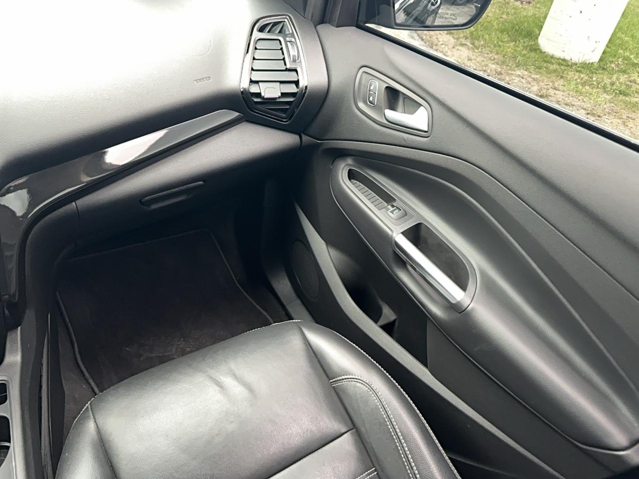 2018 Ford Escape Titanium 4WD Photo