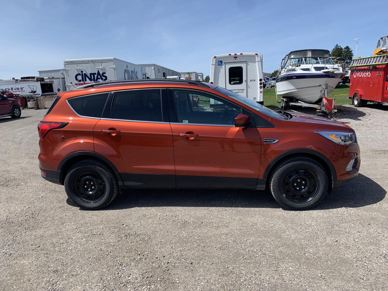 2019 Ford Escape SEL 4WD Photo3