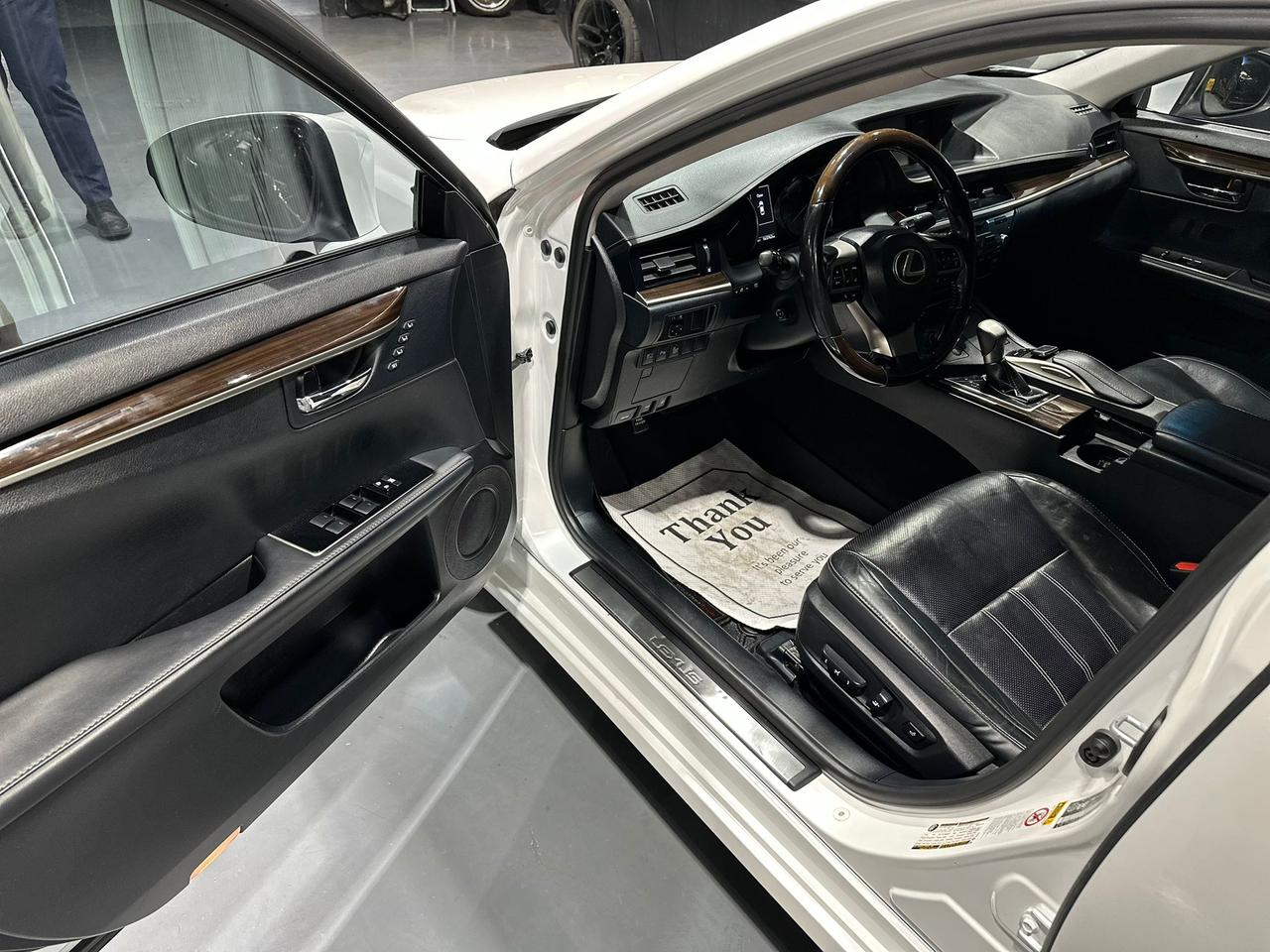 2017 Lexus ES 350  Photo