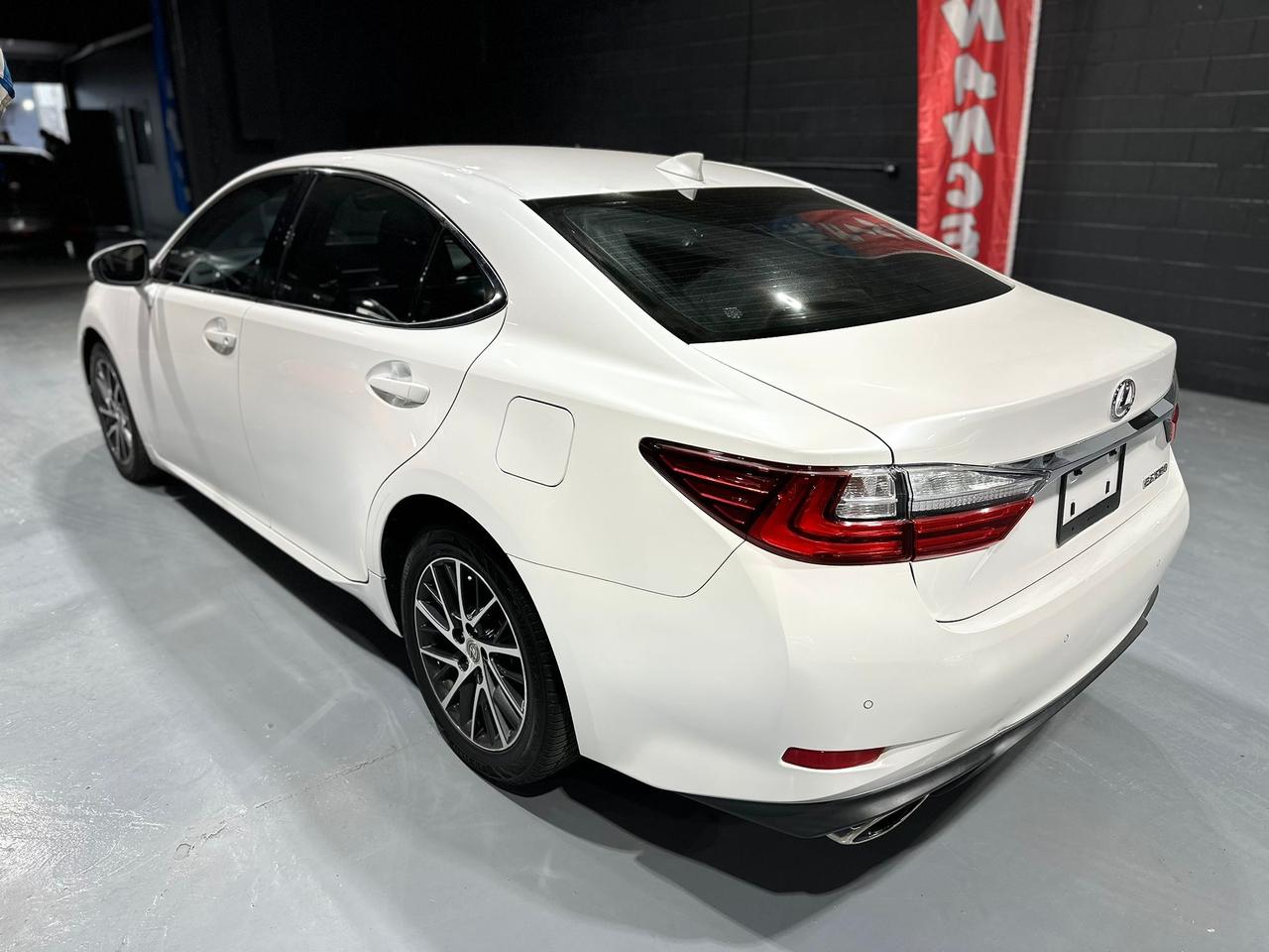 2017 Lexus ES 350  Photo