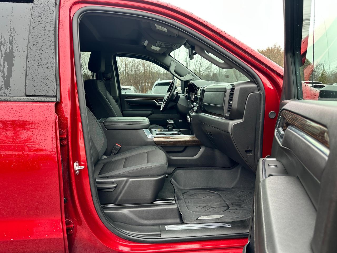 2024 GMC Sierra 1500 Elevation4X4CREW HTD-Cloth RemStart XM BOSE 5.3L Photo
