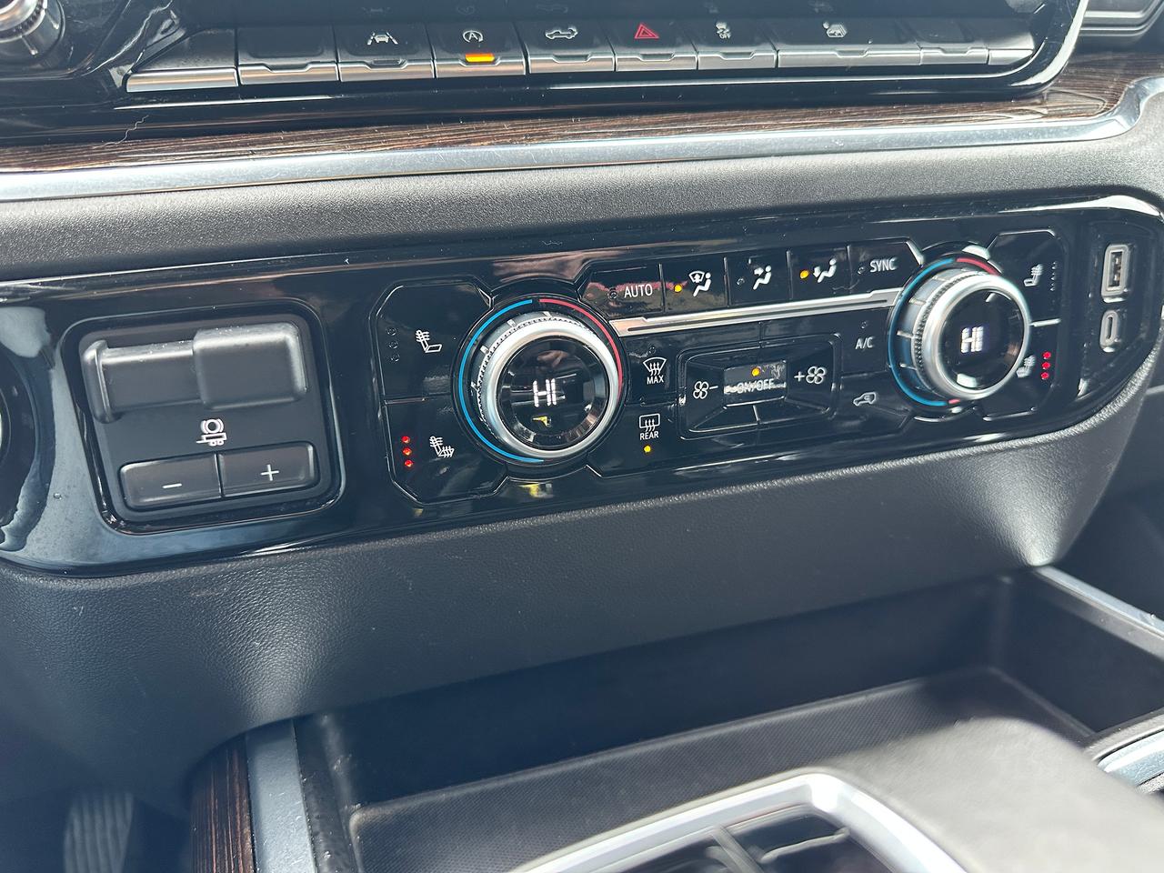 2024 GMC Sierra 1500 Elevation4X4CREW HTD-Cloth RemStart XM BOSE 5.3L Photo