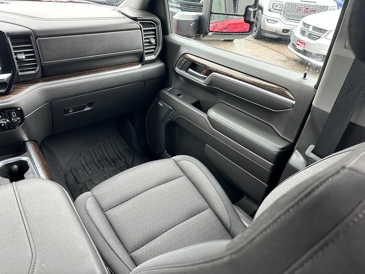 2024 GMC Sierra 1500 Elevation4X4CREW HTD-Cloth RemStart XM BOSE 5.3L Photo