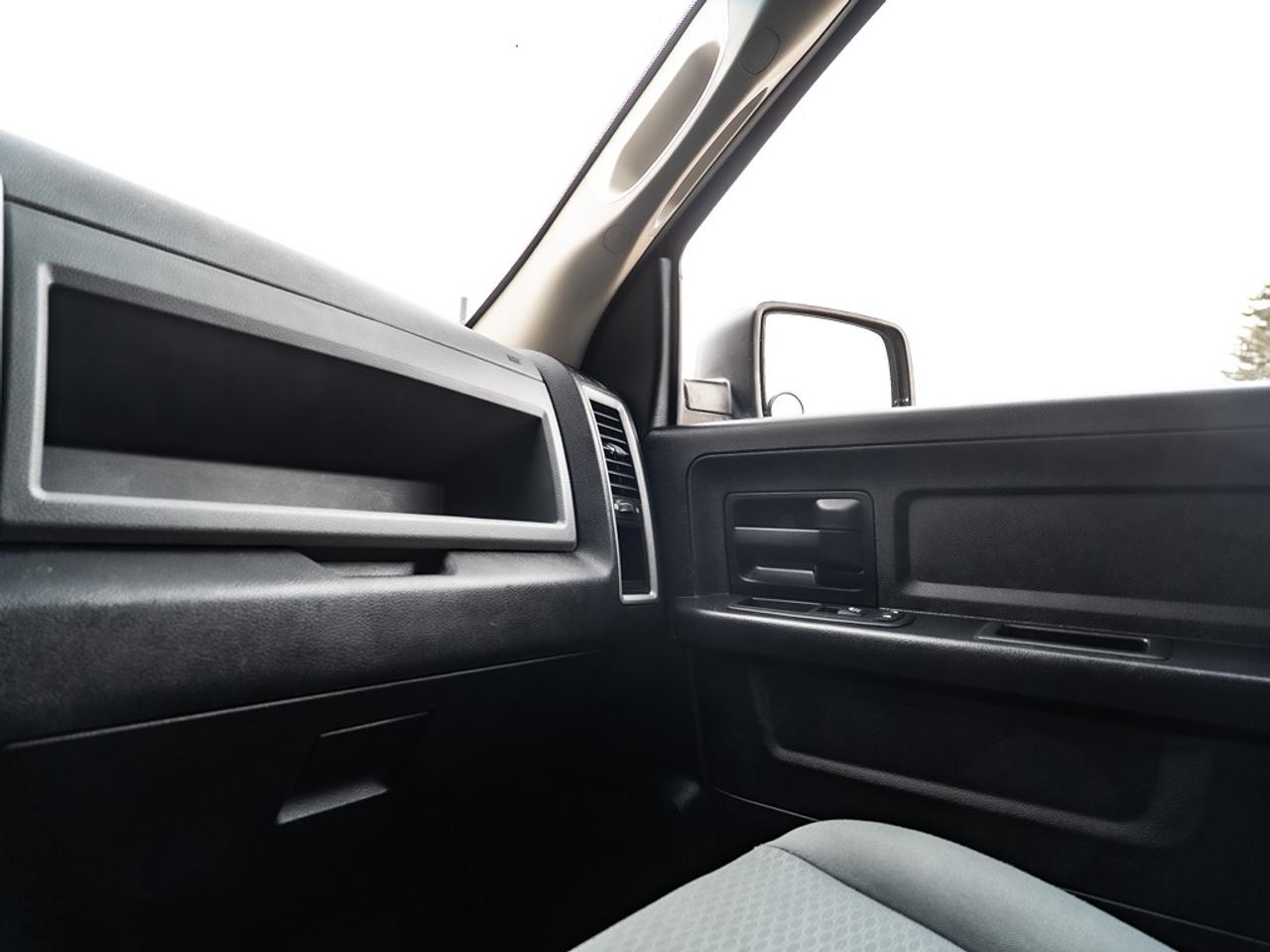 2015 RAM 1500 ST HEMI WITH ONLY 84,655 KMS Photo14