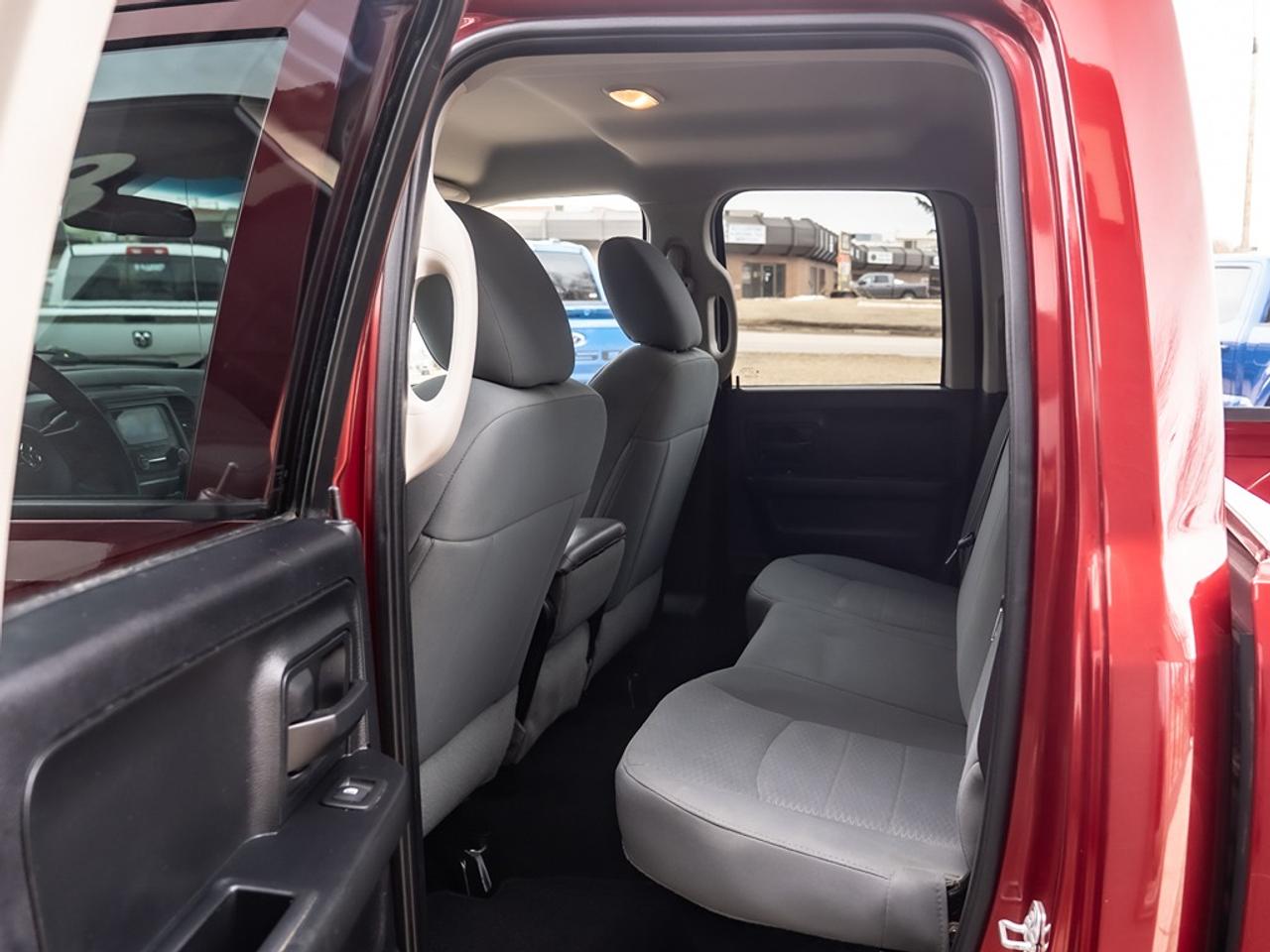 2015 RAM 1500 ST HEMI WITH ONLY 84,655 KMS Photo37