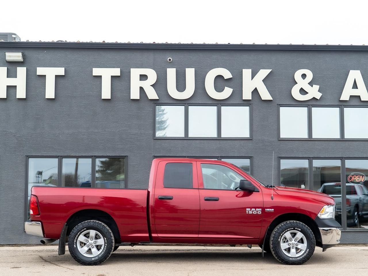 2015 RAM 1500 ST HEMI WITH ONLY 84,655 KMS Photo4
