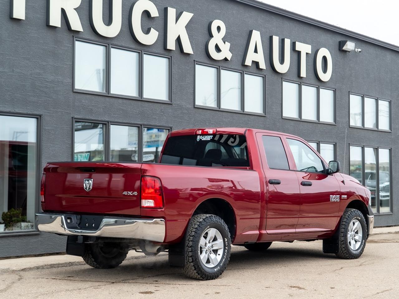 2015 RAM 1500 ST HEMI WITH ONLY 84,655 KMS Photo6