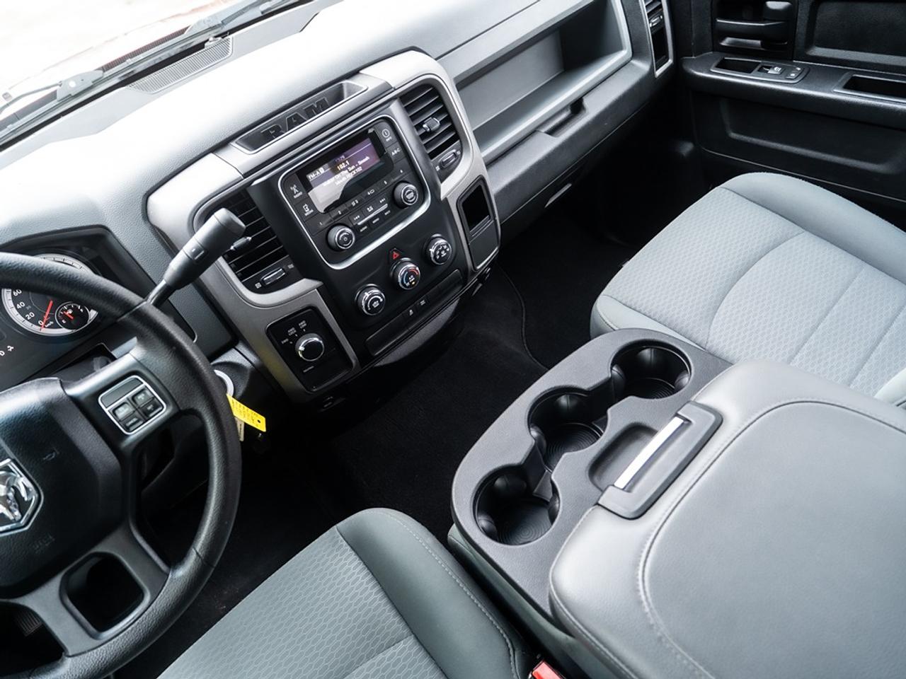 2015 RAM 1500 ST HEMI WITH ONLY 84,655 KMS Photo9