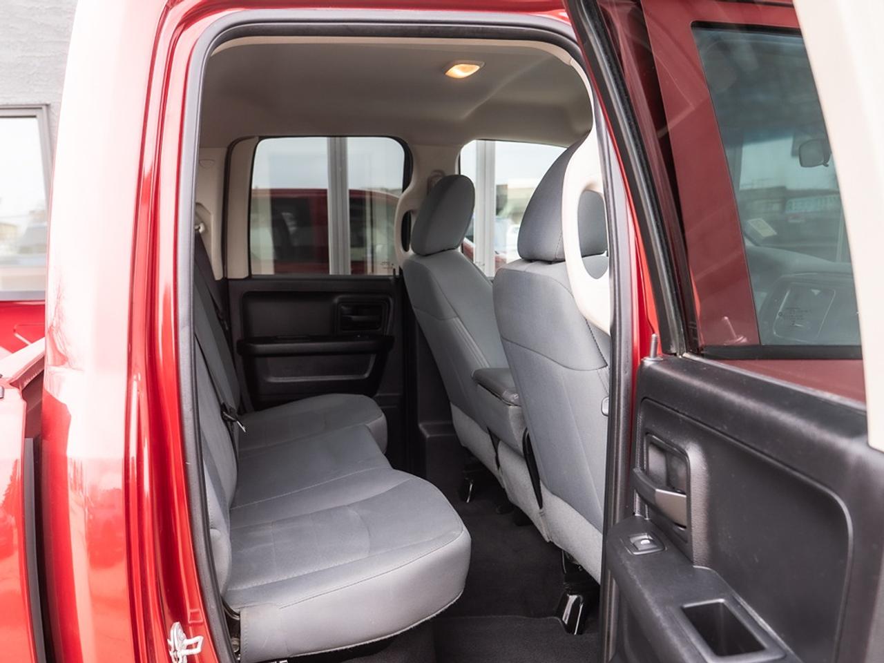 2015 RAM 1500 ST HEMI WITH ONLY 84,655 KMS Photo18