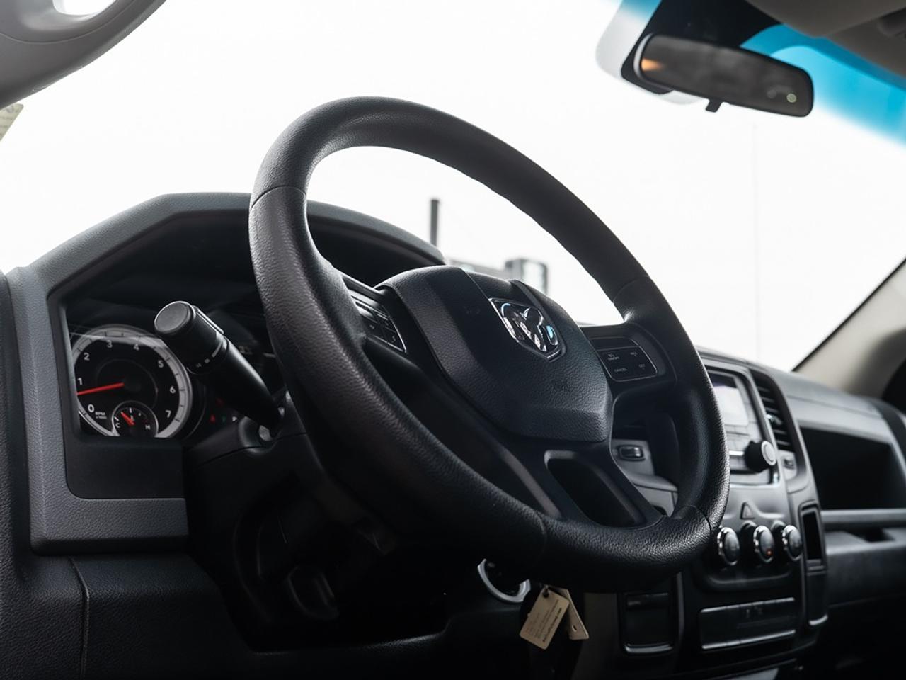2015 RAM 1500 ST HEMI WITH ONLY 84,655 KMS Photo13