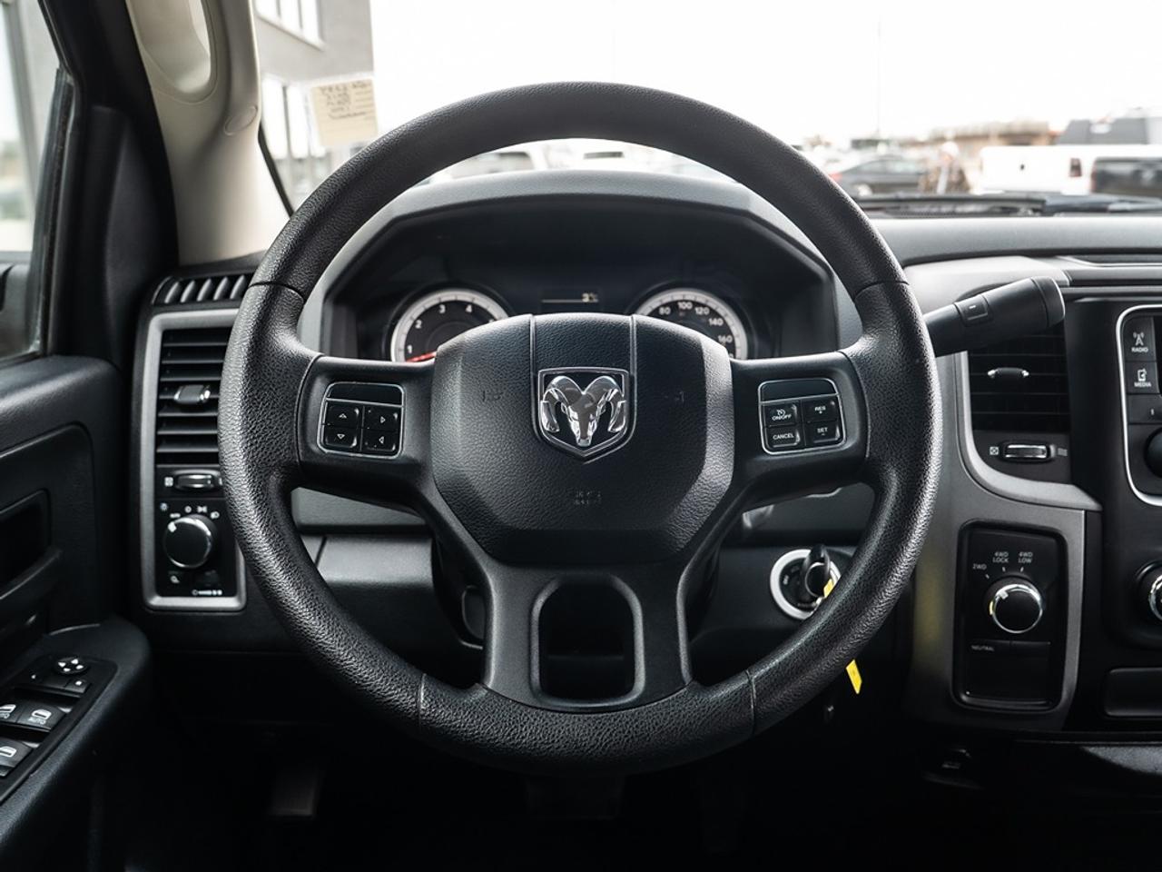 2015 RAM 1500 ST HEMI WITH ONLY 84,655 KMS Photo10