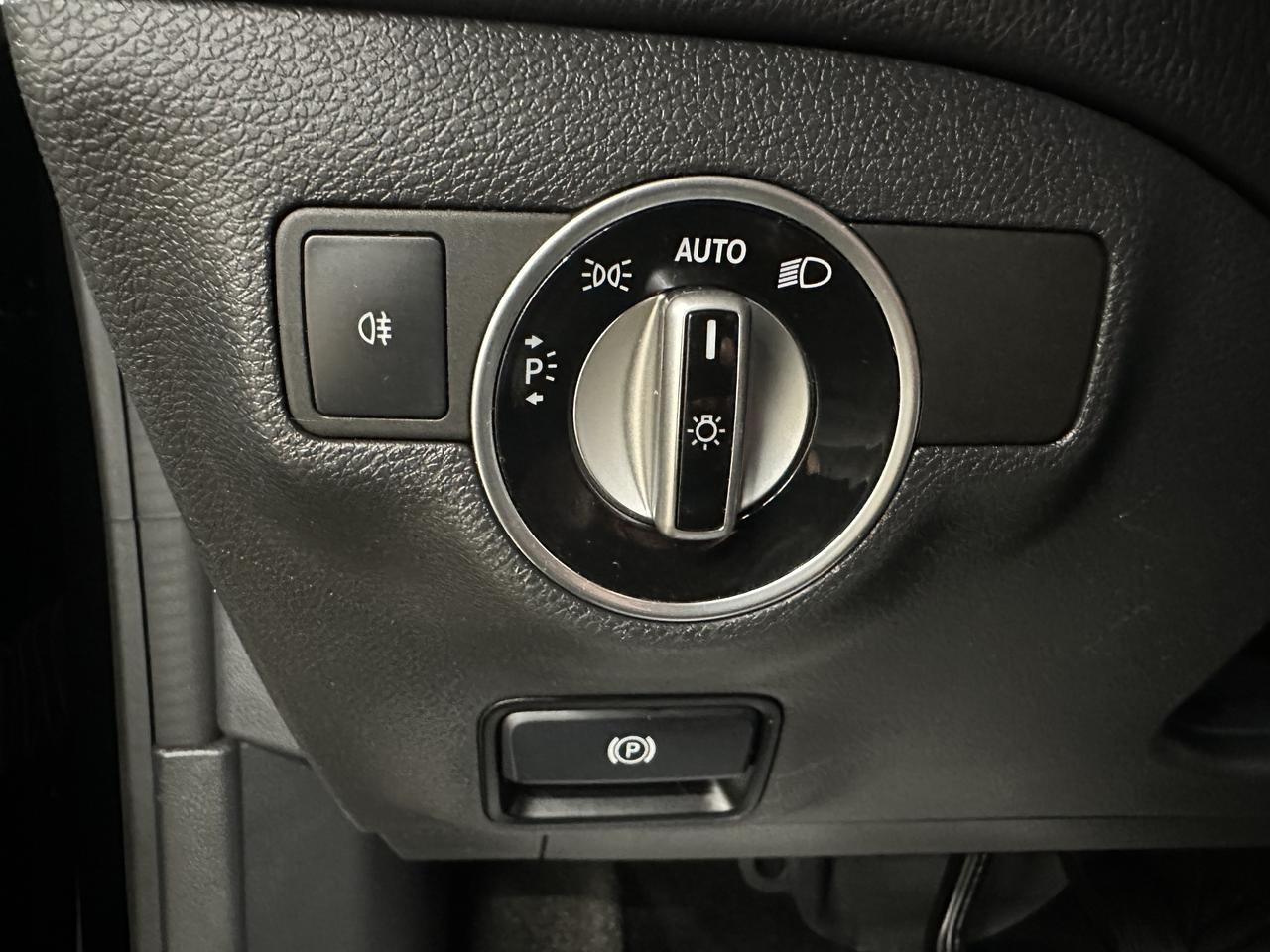 2015 Mercedes-Benz CLA-Class 4dr Sdn CLA 250 4MATIC Photo