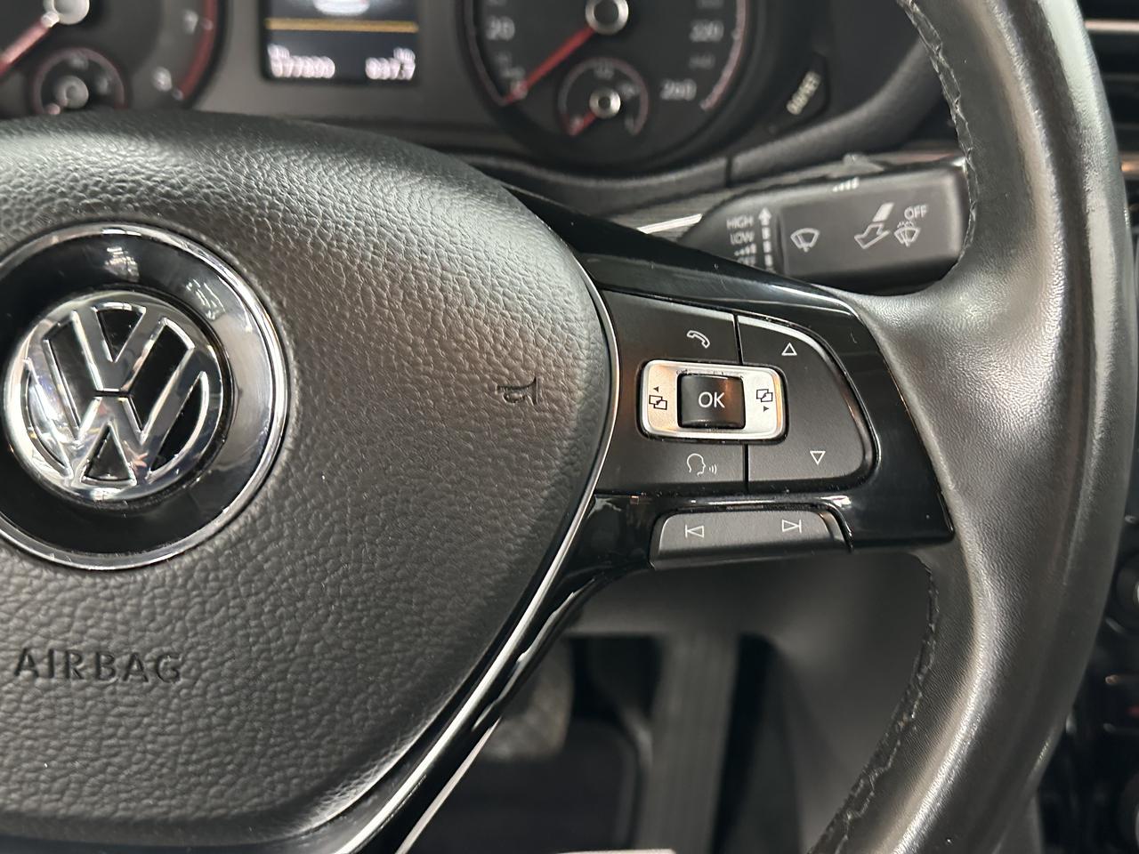 2021 Volkswagen Passat HIGHLINE Photo