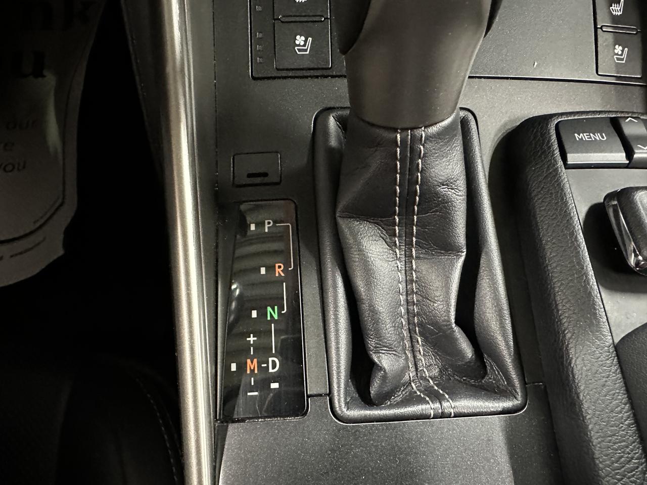 2016 Lexus IS 300 Luxury Photo