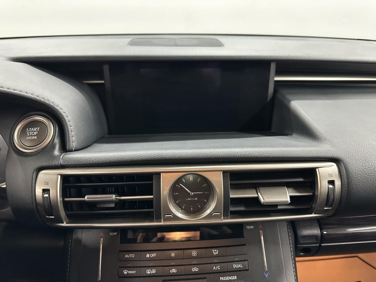 2016 Lexus IS 300 Luxury Photo