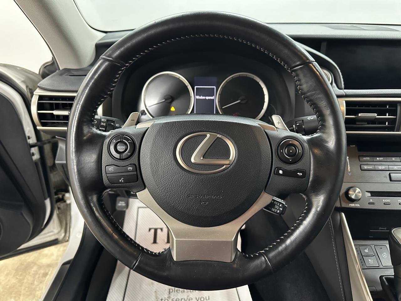 2016 Lexus IS 300 Luxury Photo32