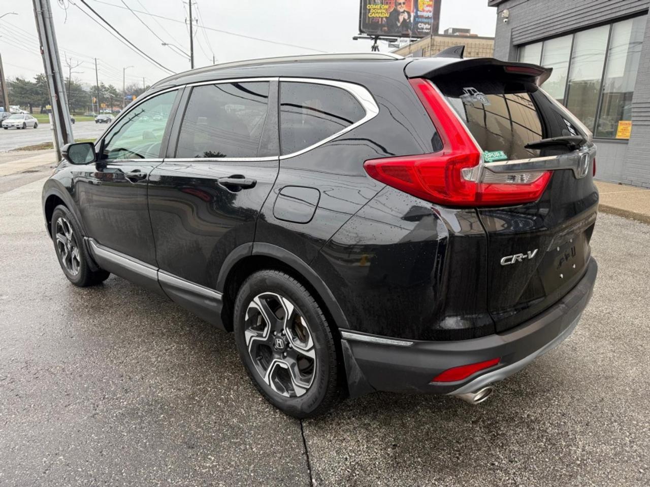 2019 Honda CR-V TOURING/ LEATHER/ NAVI/ SUNROOF/ REAR CAM/ CARPLAY Photo