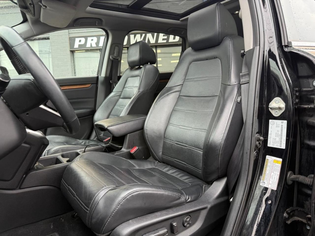 2019 Honda CR-V TOURING/ LEATHER/ NAVI/ SUNROOF/ REAR CAM/ CARPLAY Photo