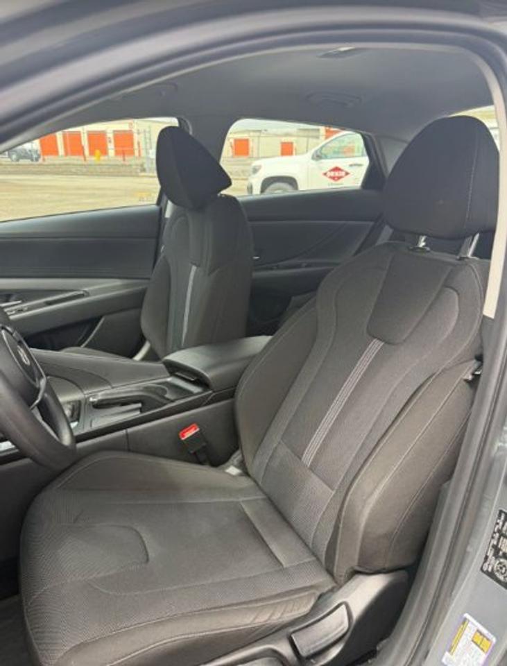 2025 Hyundai Elantra Essential | Heated Seats | CarPlay + Android | Rear Camera | and More ! Photo