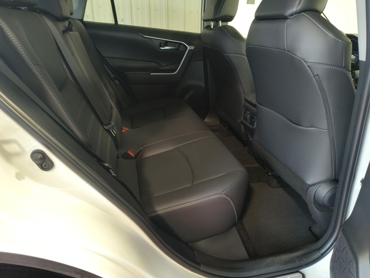 2025 Toyota RAV4 XLE Photo