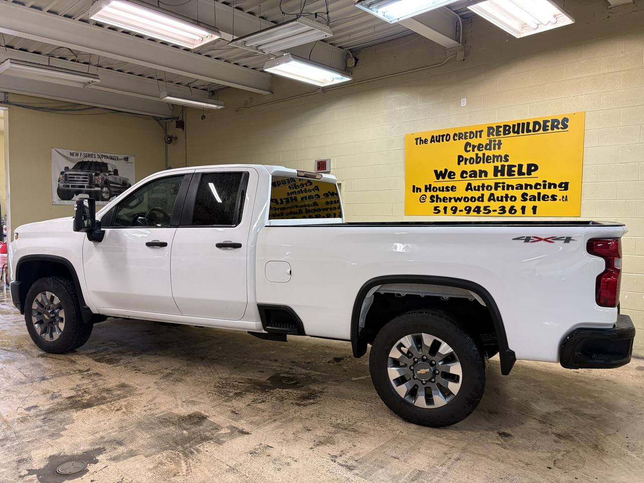 2022 Chevrolet Silverado 2500 Custom Photo3
