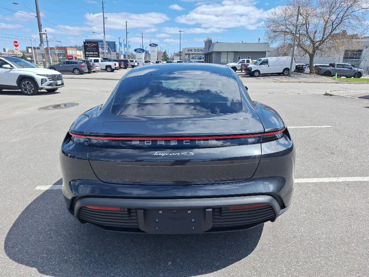 2022 Porsche Taycan 4S Photo