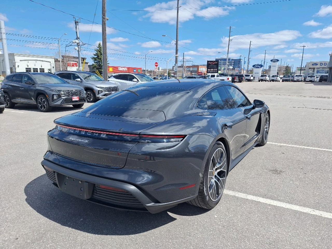 2022 Porsche Taycan 4S Photo4