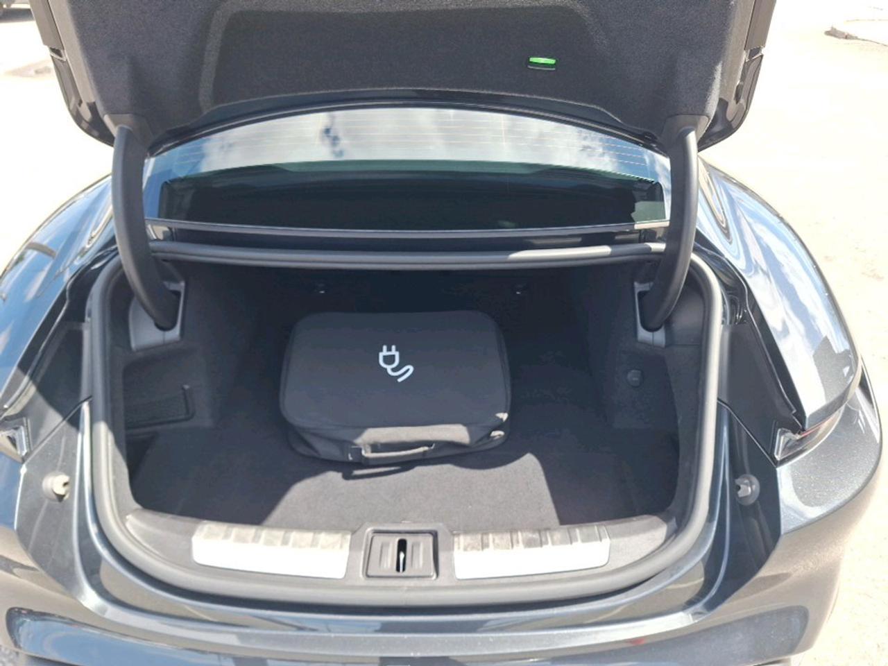 2022 Porsche Taycan 4S Photo