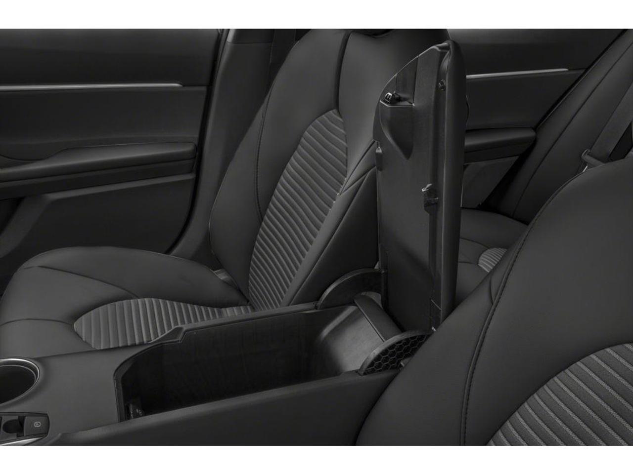 2021 Toyota Camry HYBRID SE Photo