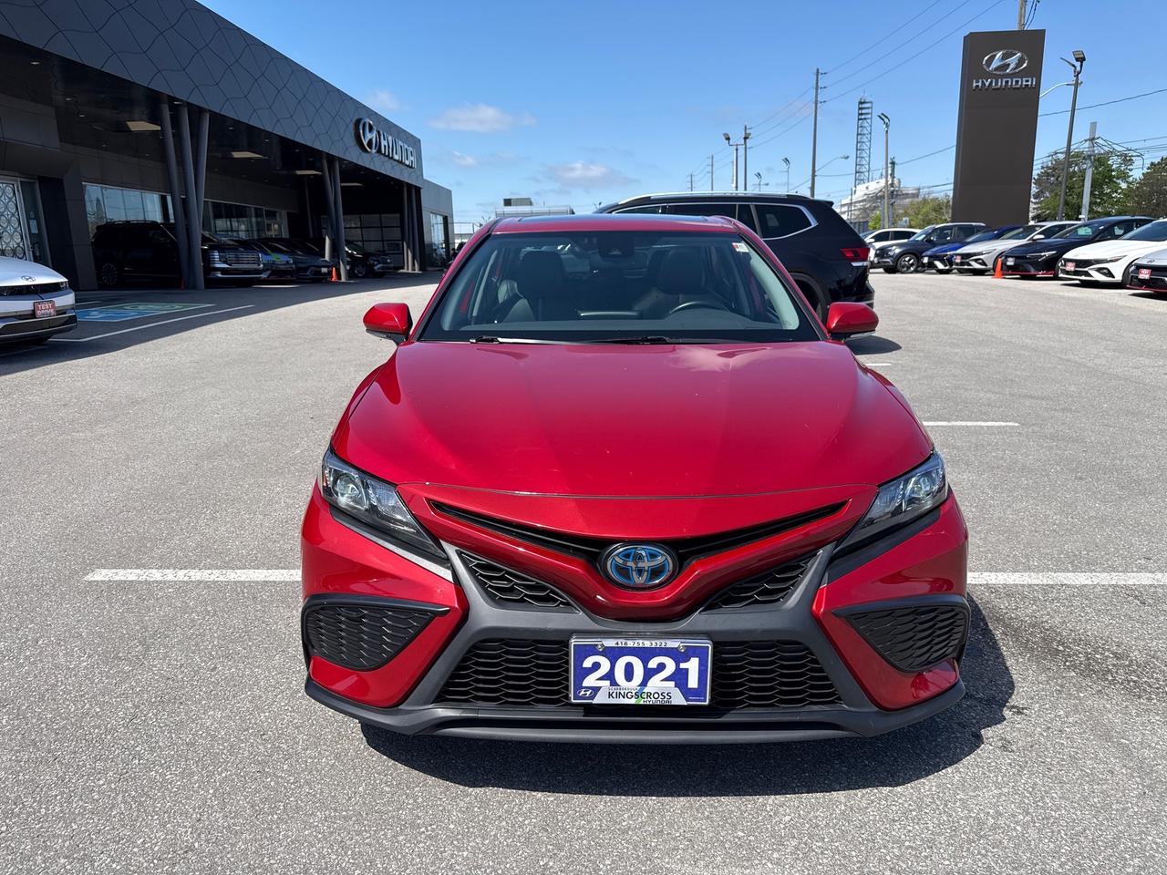 2021 Toyota Camry HYBRID SE Photo