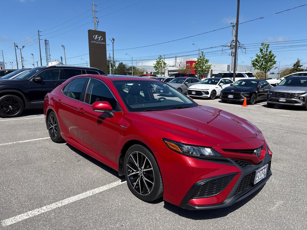 2021 Toyota Camry HYBRID SE Photo