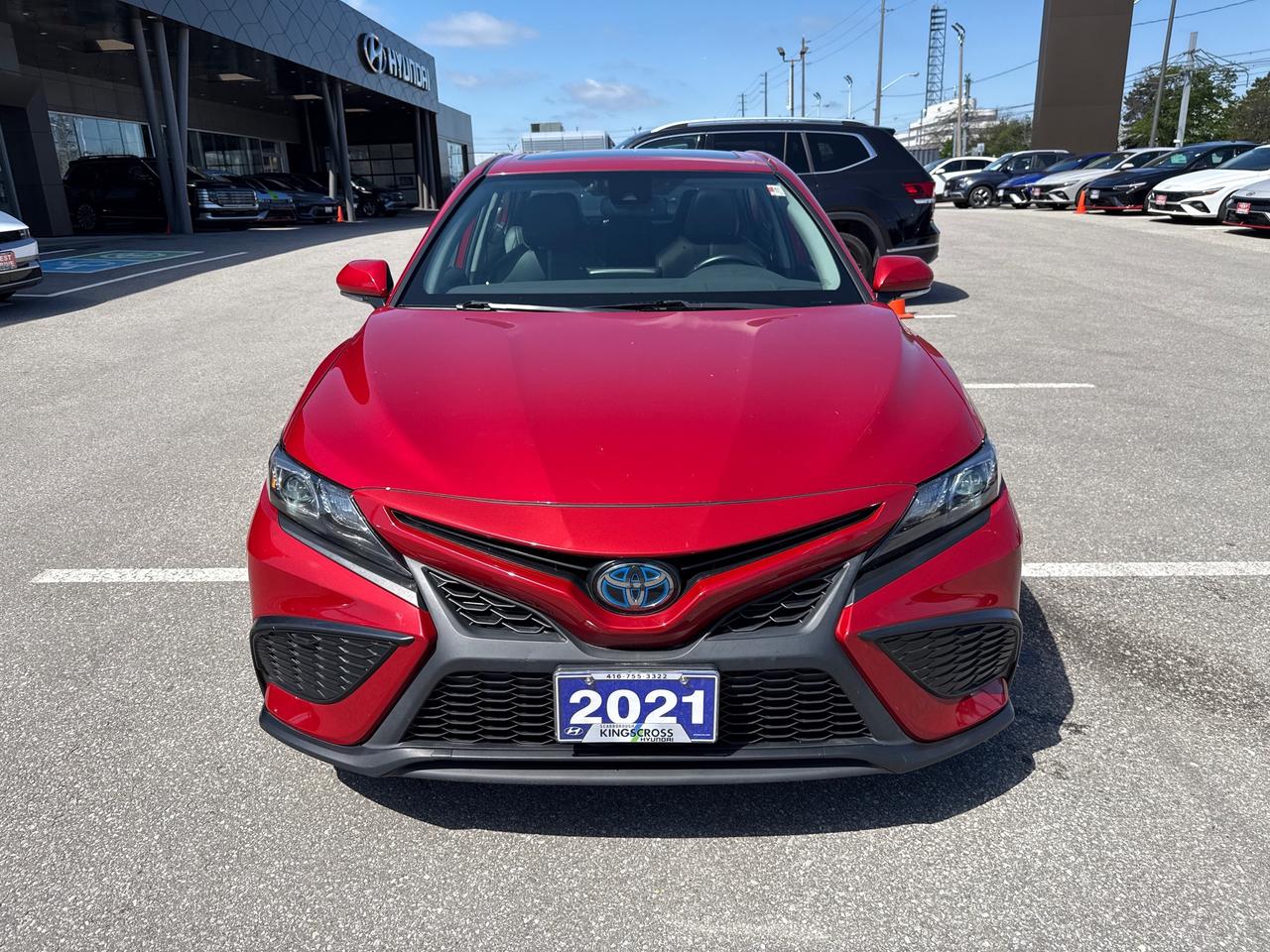 2021 Toyota Camry HYBRID SE Photo