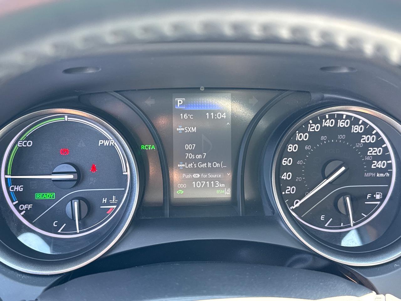 2021 Toyota Camry HYBRID SE Photo