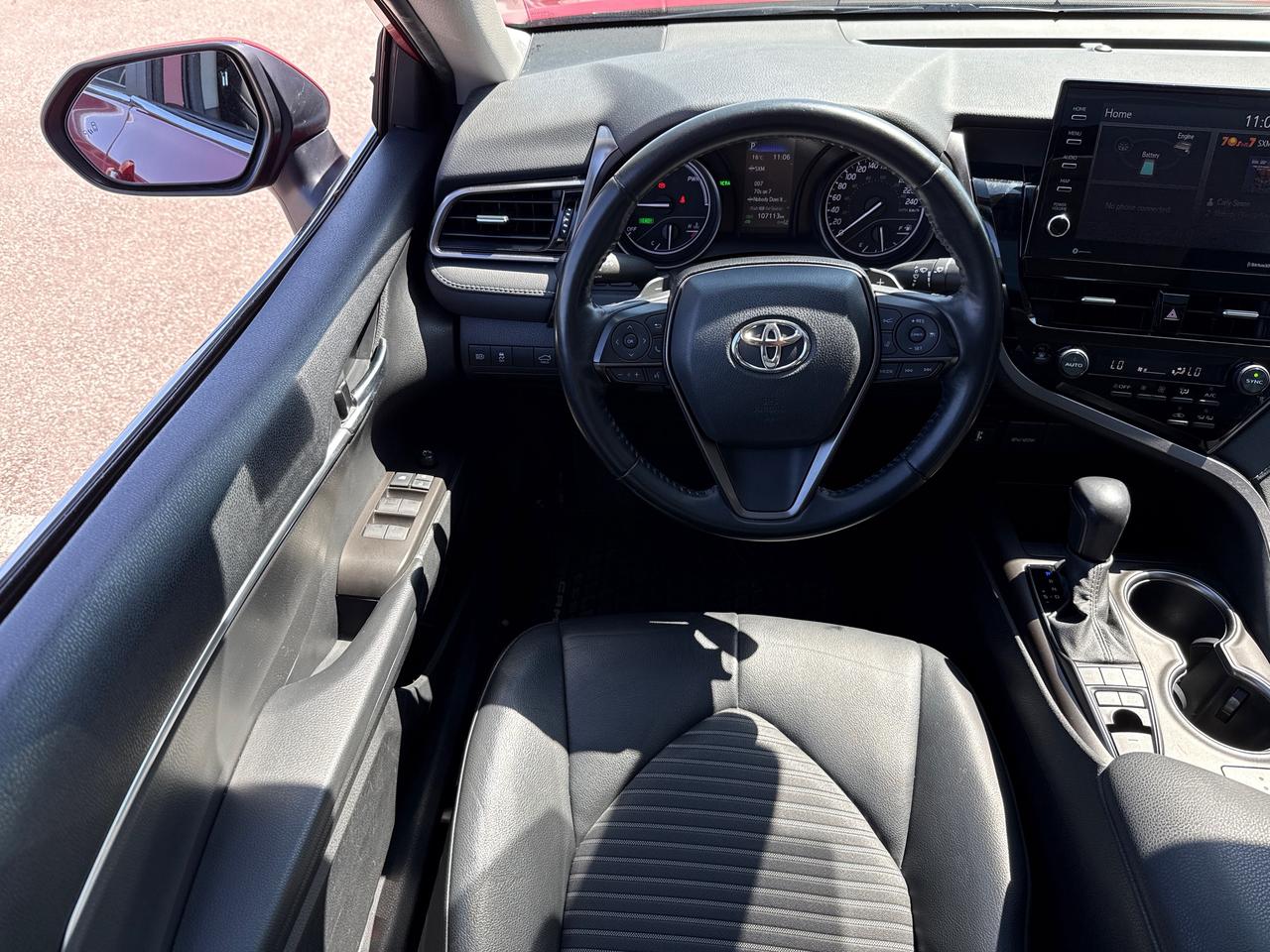 2021 Toyota Camry HYBRID SE Photo