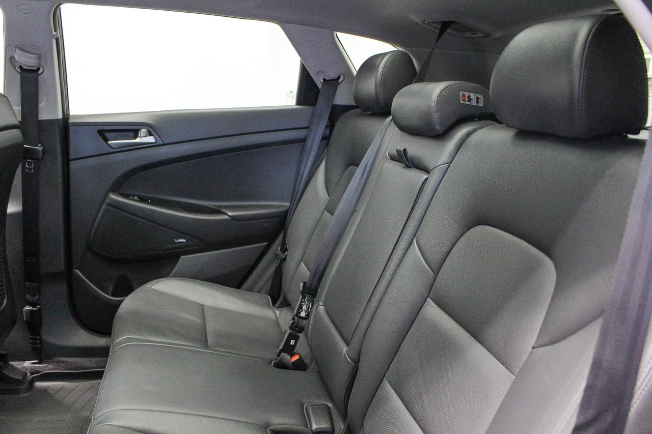 2017 Hyundai Tucson Luxury LEATHER SEATS - INFINITY AUTO - HEATED FRONT/REAR SEATS Photo