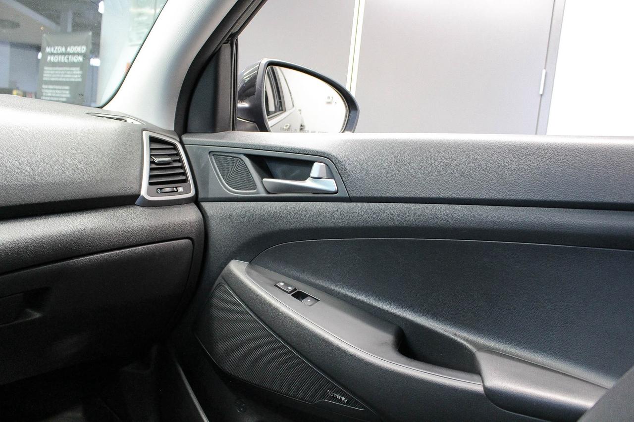 2017 Hyundai Tucson Luxury LEATHER SEATS - INFINITY AUTO - HEATED FRONT/REAR SEATS Photo