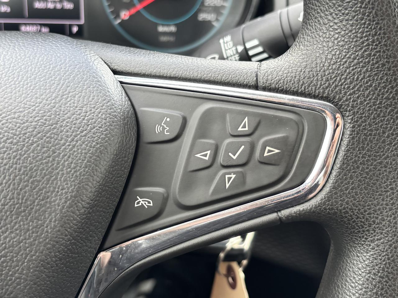 2017 Chevrolet Cruze LT ** HTD SEATS , CARPLAY ** Photo