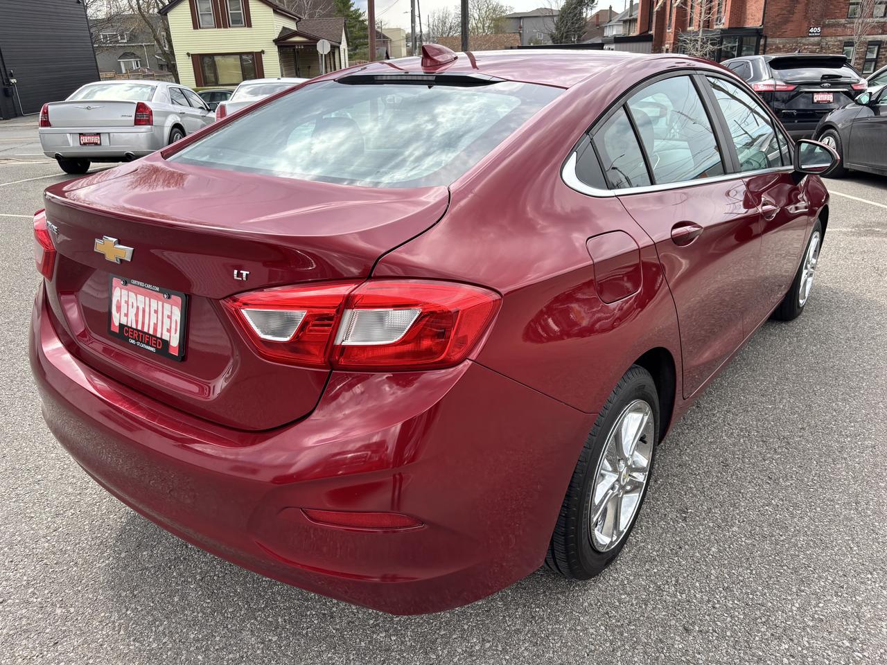 2017 Chevrolet Cruze LT ** HTD SEATS , CARPLAY ** Photo