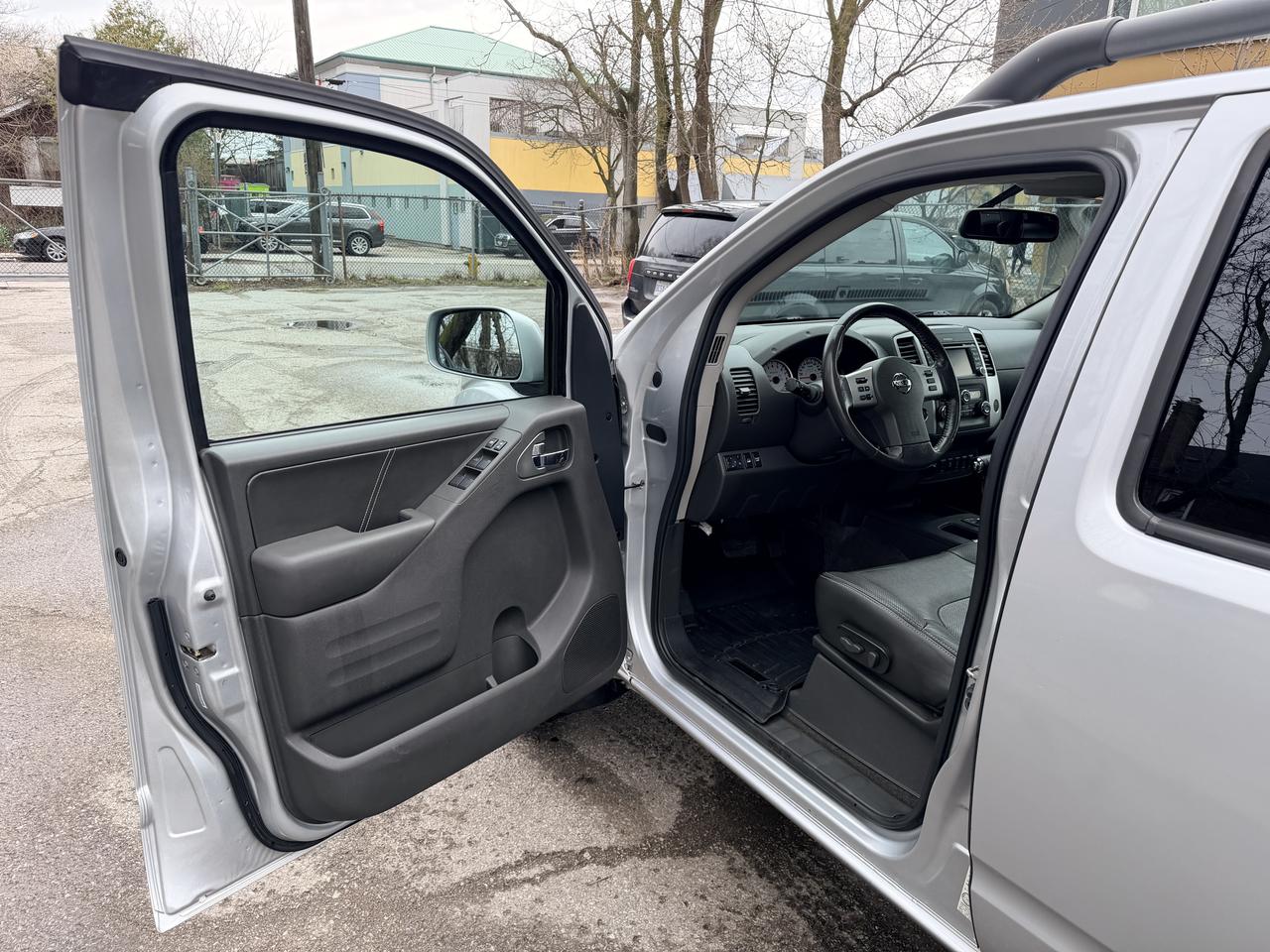 2017 Nissan Frontier Pro-4X CREWCAB! LOADED! - 4X4 Photo
