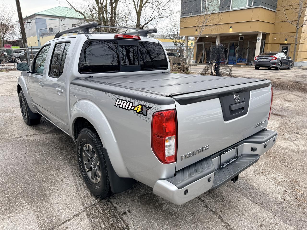 2017 Nissan Frontier Pro-4X CREWCAB! LOADED! - 4X4 Photo2