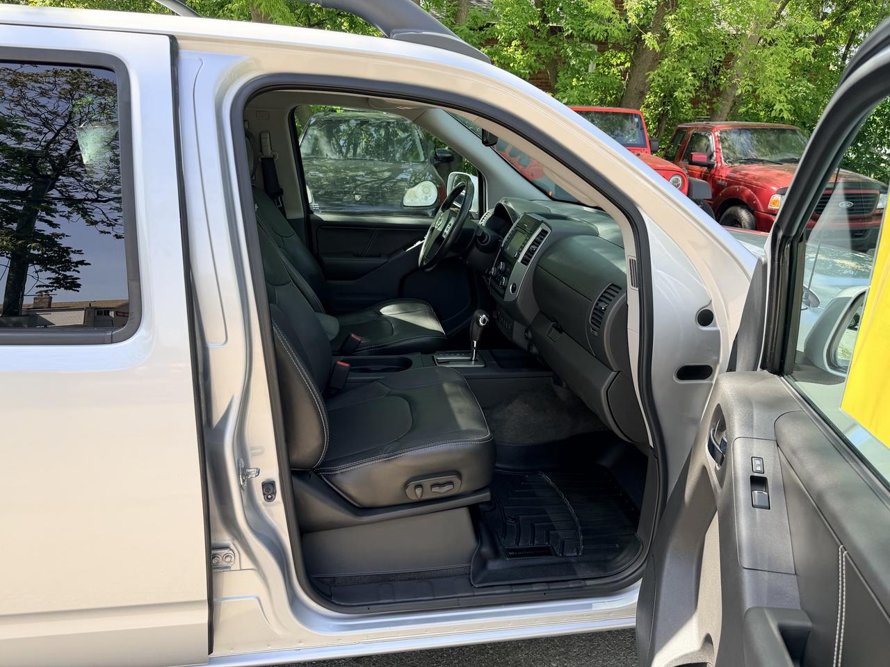 2017 Nissan Frontier PRO-4X | CREW | NAV | LEATHER Photo