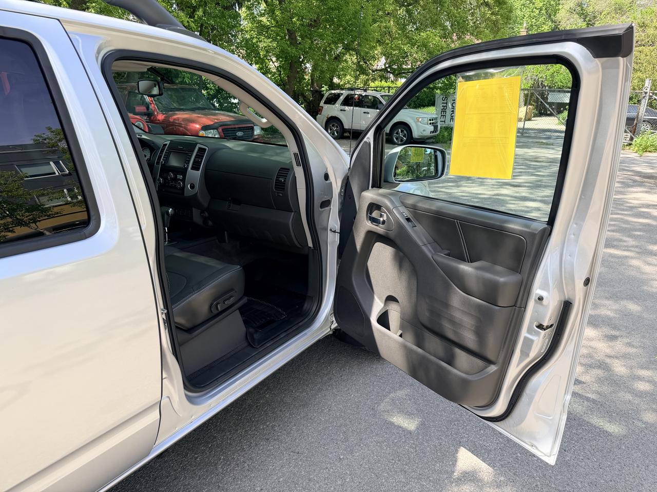 2017 Nissan Frontier PRO-4X | CREW | NAV | LEATHER Photo