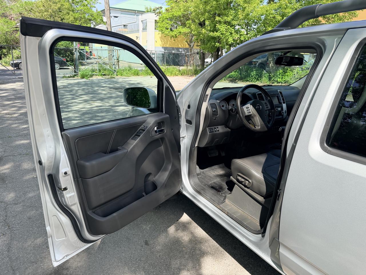 2017 Nissan Frontier PRO-4X | CREW | NAV | LEATHER Photo