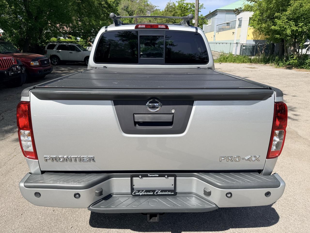 2017 Nissan Frontier PRO-4X | CREW | NAV | LEATHER Photo3