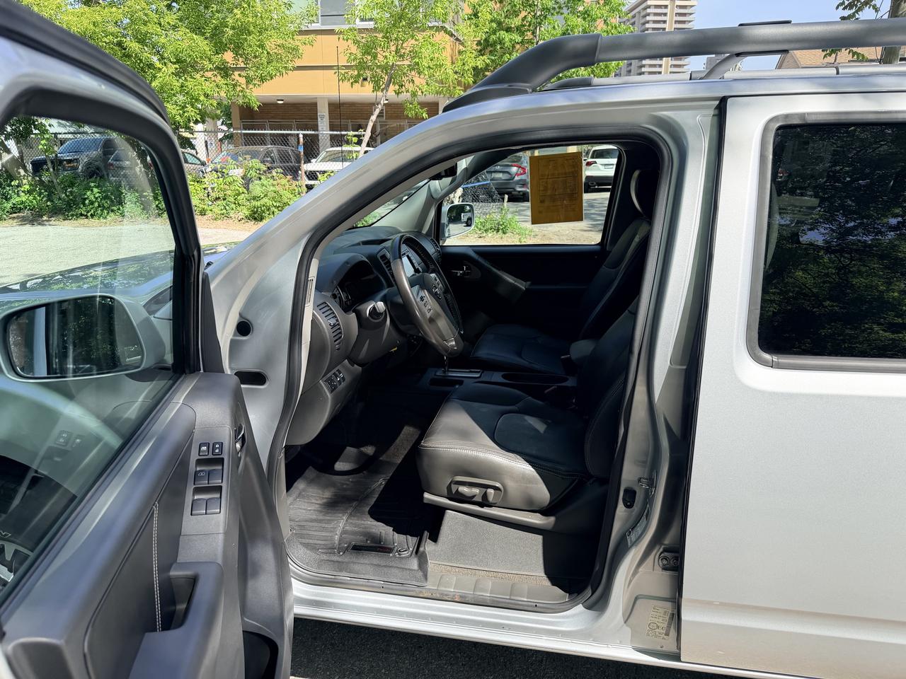 2017 Nissan Frontier PRO-4X | CREW | NAV | LEATHER Photo