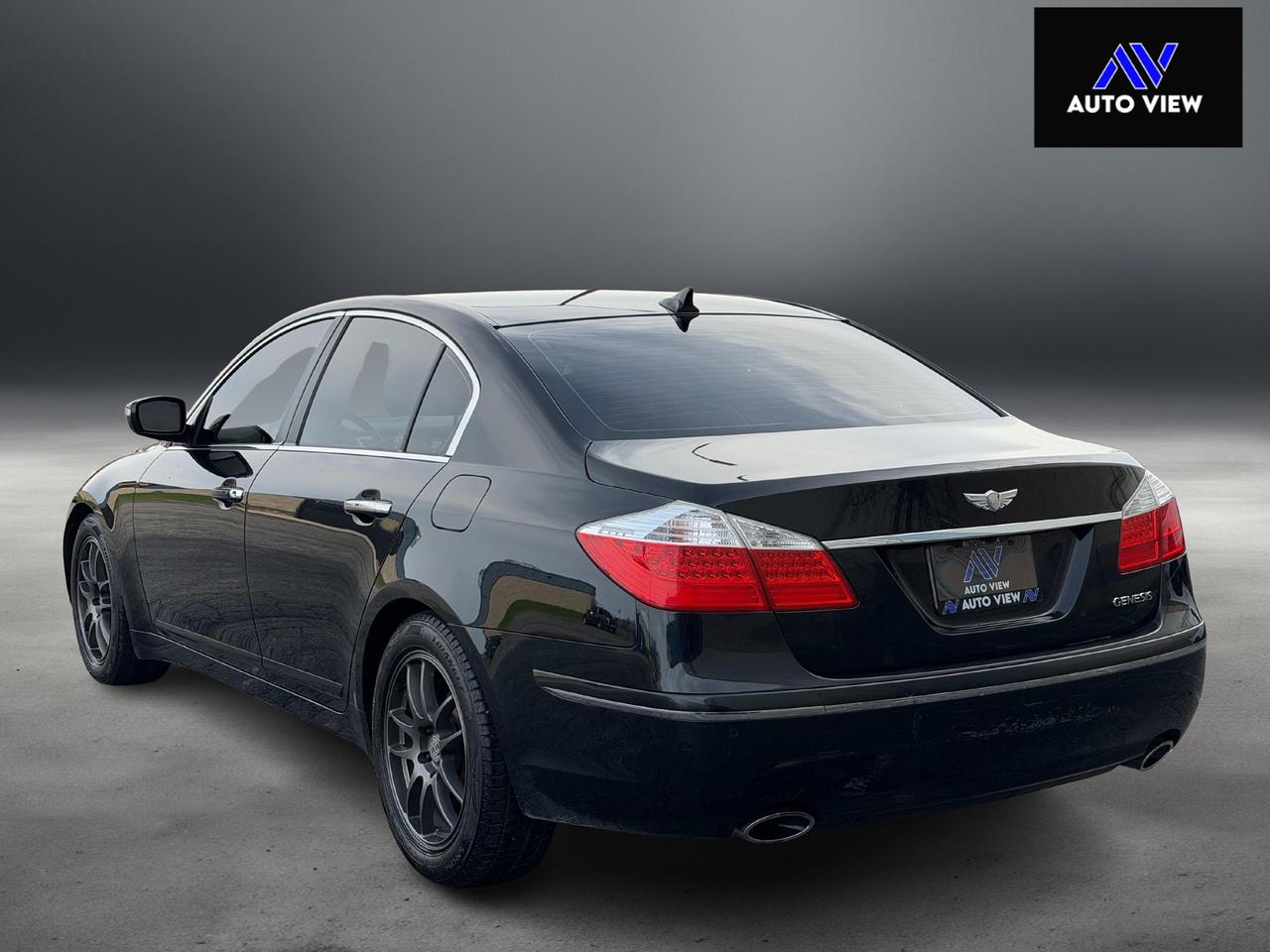 2010 Hyundai Genesis w/Technology Pkg **DEALER SERVICED** Photo