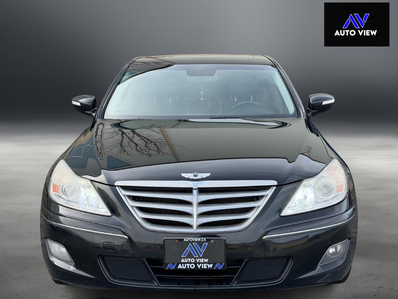 2010 Hyundai Genesis w/Technology Pkg **DEALER SERVICED** Photo2
