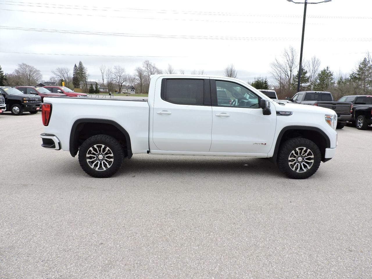 2022 GMC Sierra 1500 AT4 6.2L 4X4 Leather 1 Owner 84000 KMS Photo3