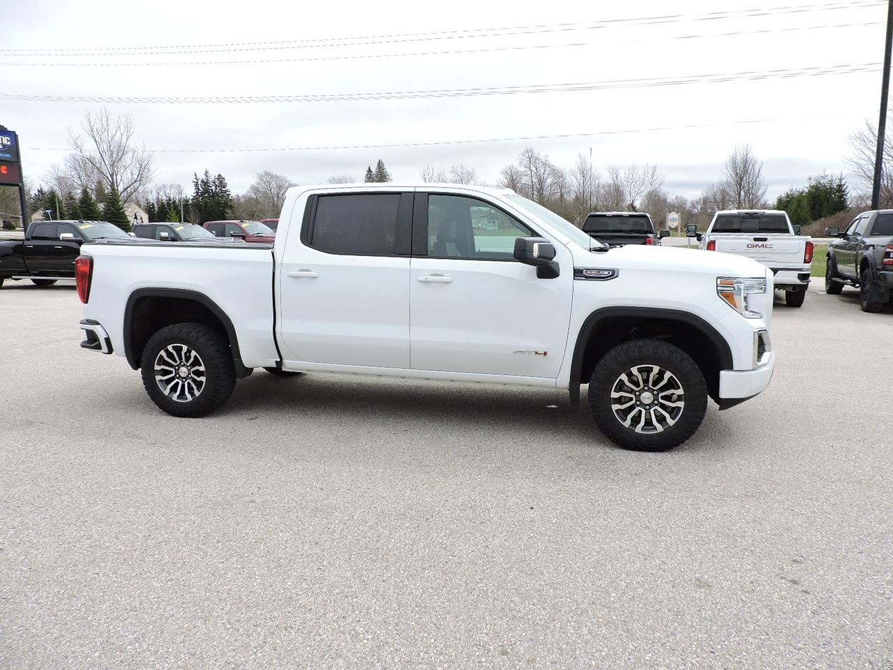 2022 GMC Sierra 1500 AT4 6.2L 4X4 Leather 1 Owner 84000 KMS Photo2