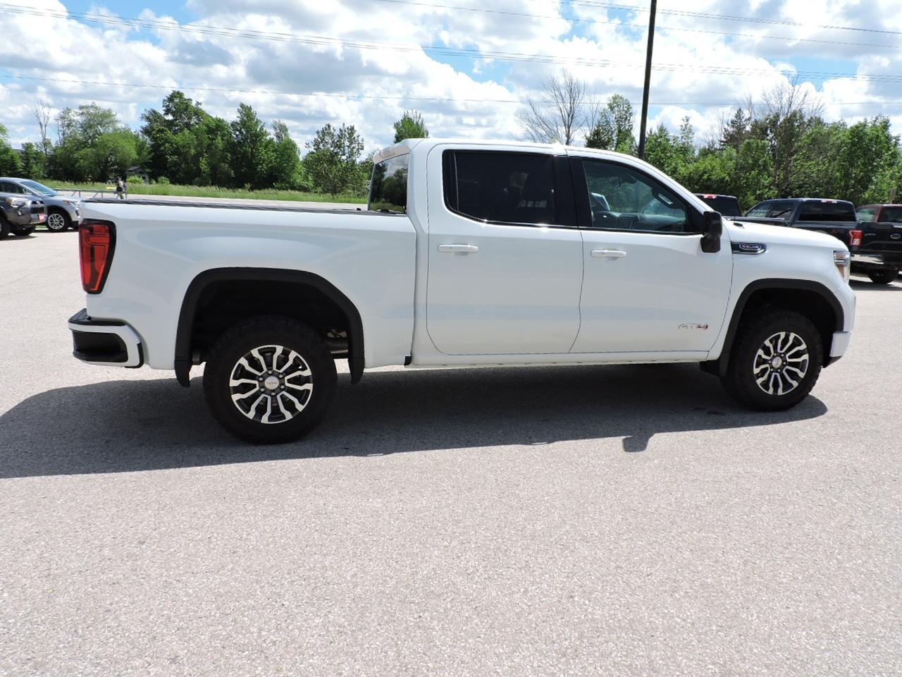 2022 GMC Sierra 1500 AT4 6.2L 4X4 Leather 1 Owner 84000 KMS Photo4